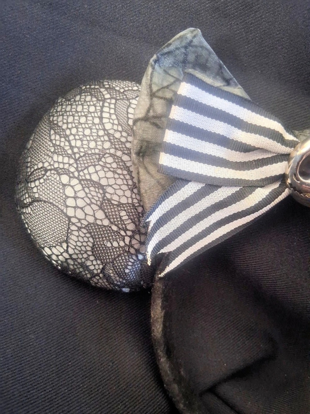 Disney Parks Black & White Striped Minnie Ears Like New - Picture 5 of 7